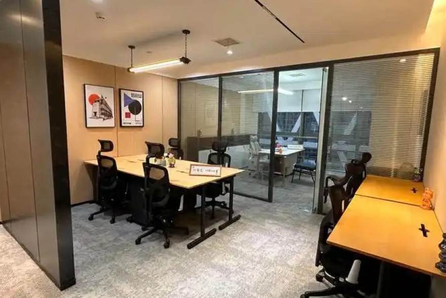 懂球帝体育资讯平台首屏足球赛场氛围图